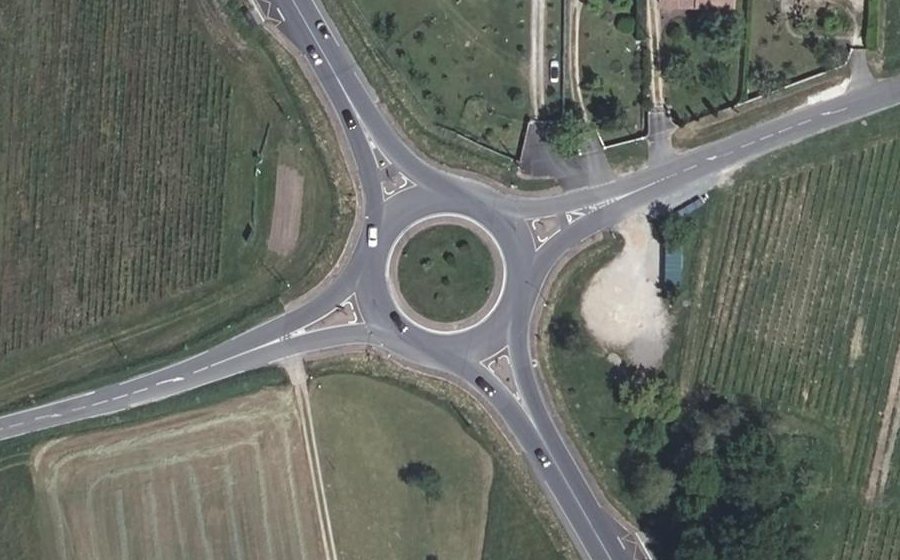 Vue aérienne du Rond-point anonyme n°512278219