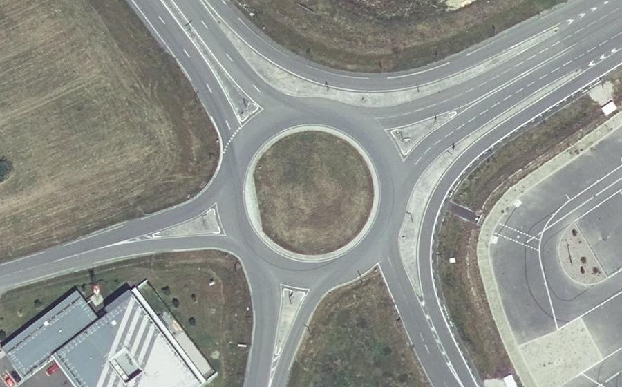 Vue aérienne du Rond-point anonyme n°512402350