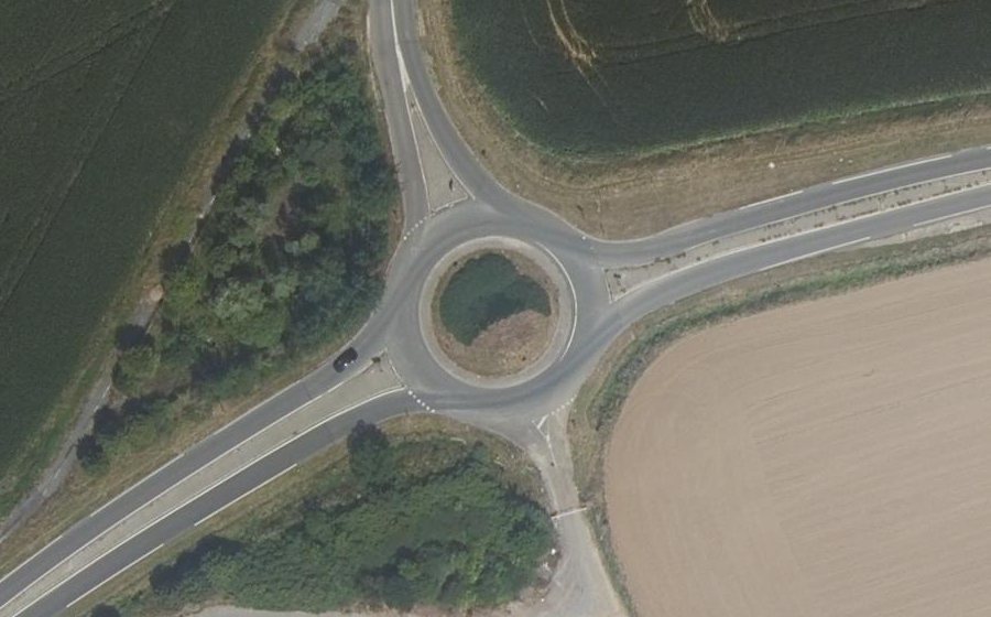 Vue aérienne du Rond-point anonyme n°51252326