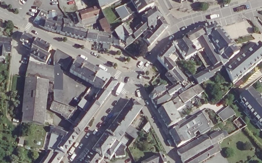Vue aérienne du Rond-point anonyme n°512653775