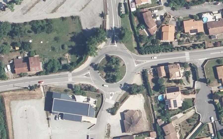 Vue aérienne du Rond-point anonyme n°5132624