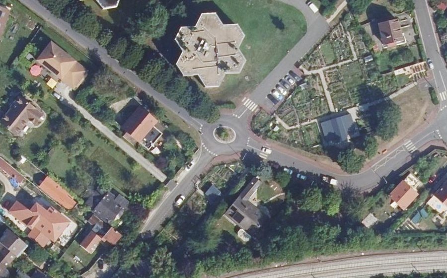 Vue aérienne du Rond-point anonyme n°513266210