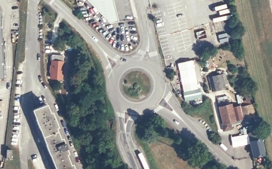 Vue aérienne du Rond-point anonyme n°5133810