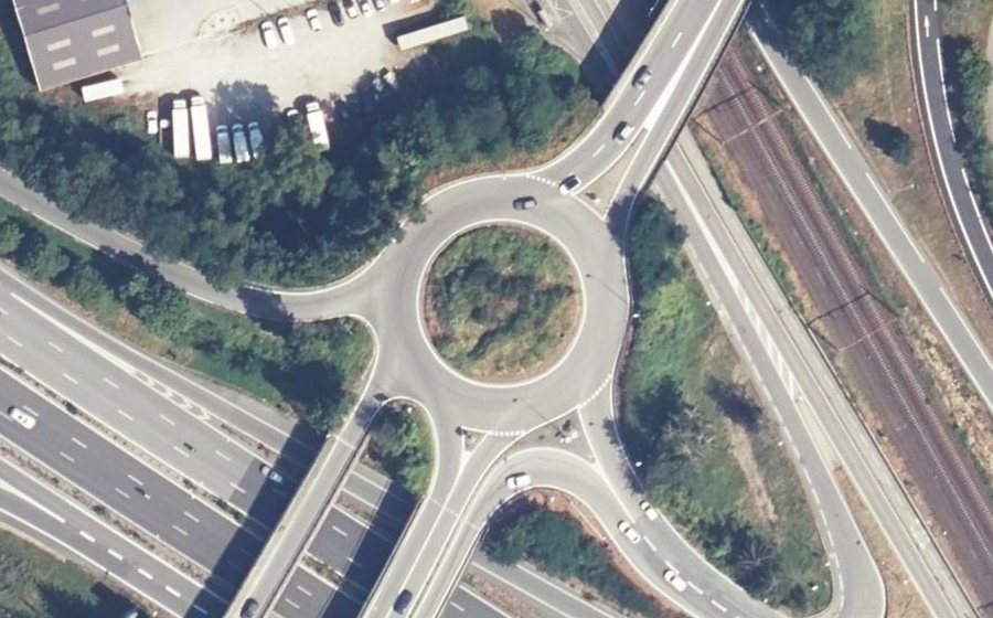 Vue aérienne du Rond-point anonyme n°5134163