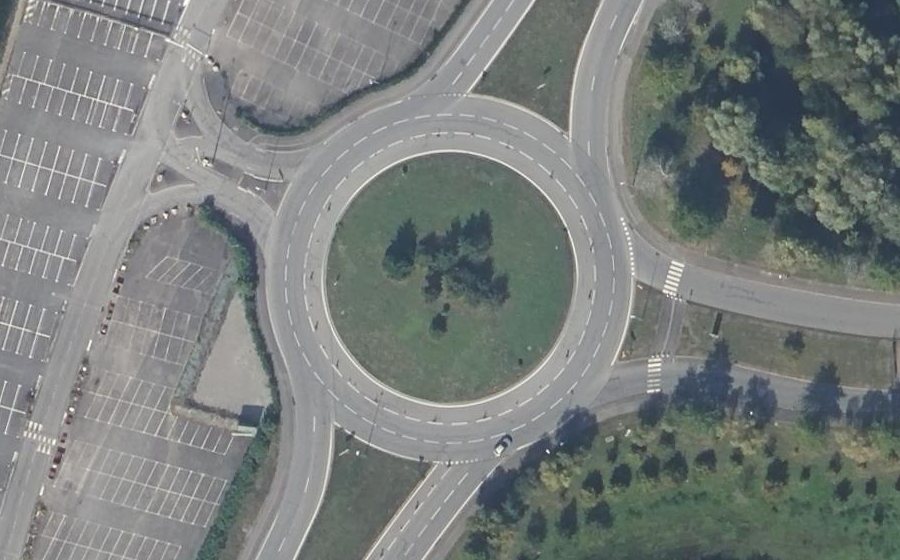 Vue aérienne du Rond-point anonyme n°5134665