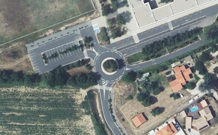 Vue aérienne du Rond-point anonyme n°513583098