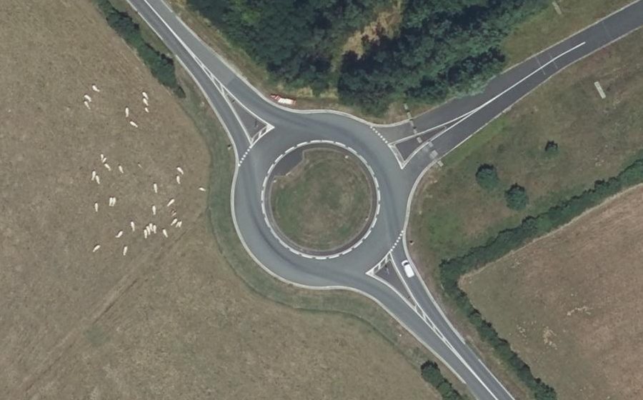 Vue aérienne du Rond-point anonyme n°513909625