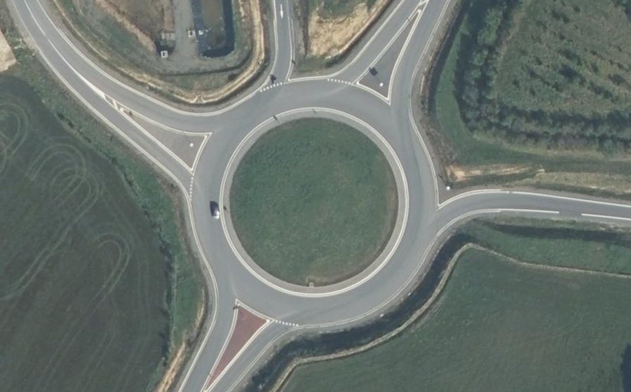 Vue aérienne du Rond-point anonyme n°514122791