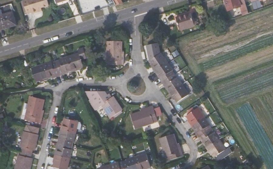 Vue aérienne du Rond-point anonyme n°51412968