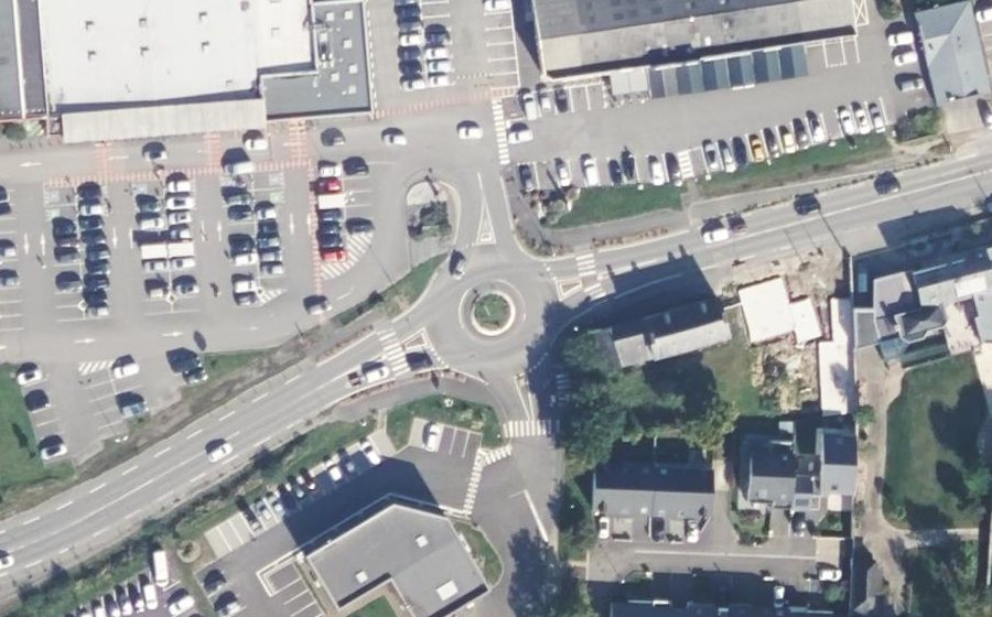 Vue aérienne du Rond-point anonyme n°514182705