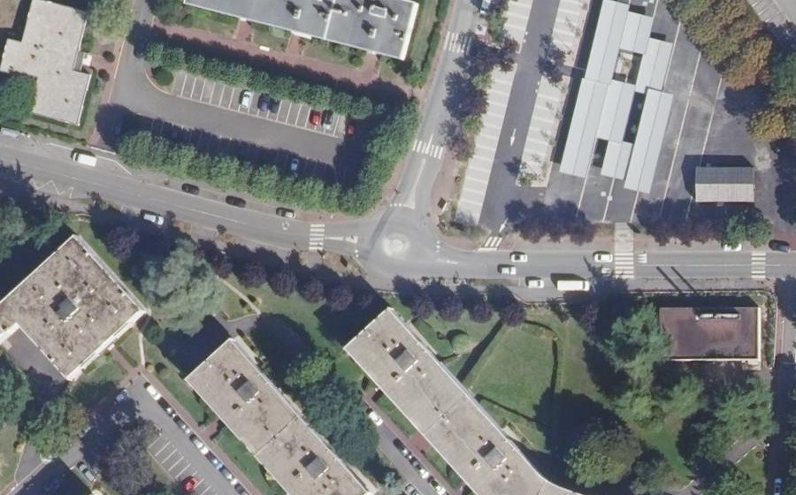 Vue aérienne du Rond-point anonyme n°51423135