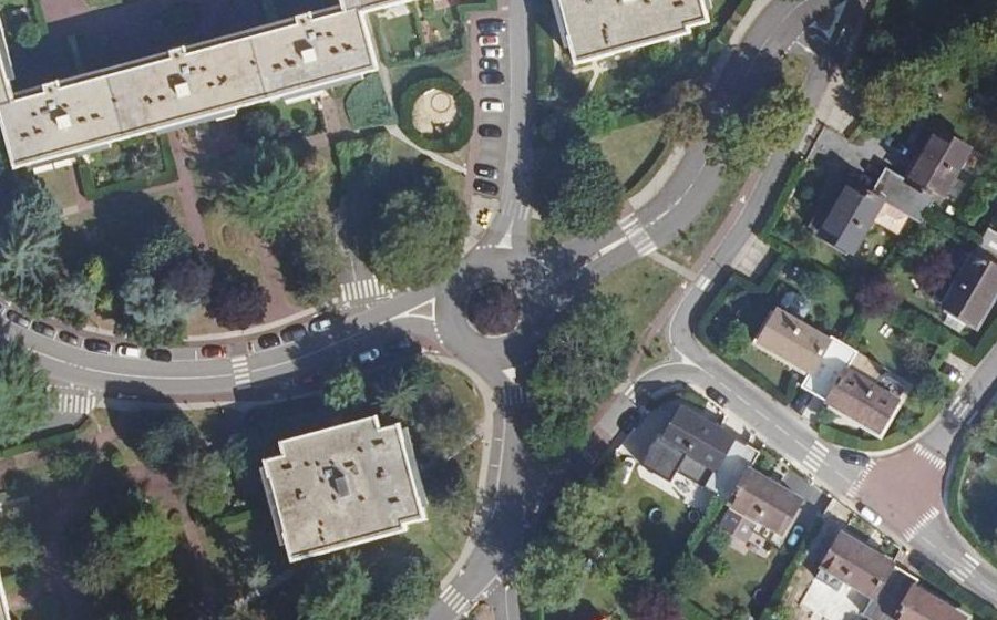 Vue aérienne du Rond-point anonyme n°51423141