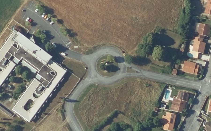 Vue aérienne du Rond-point anonyme n°51423215