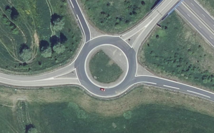 Vue aérienne du Rond-point anonyme n°51428434
