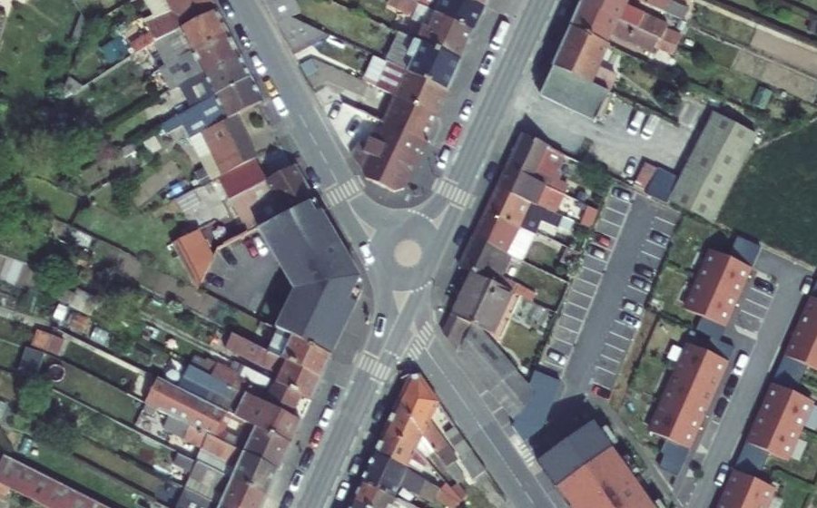 Vue aérienne du Rond-point anonyme n°514533330