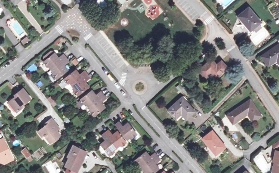 Vue aérienne du Rond-point anonyme n°514533470