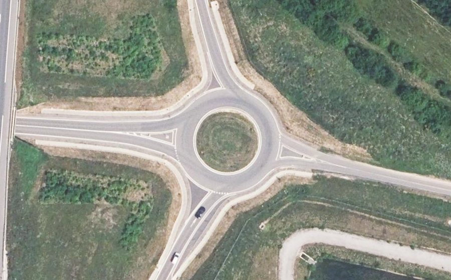 Vue aérienne du Rond-point anonyme n°514738797