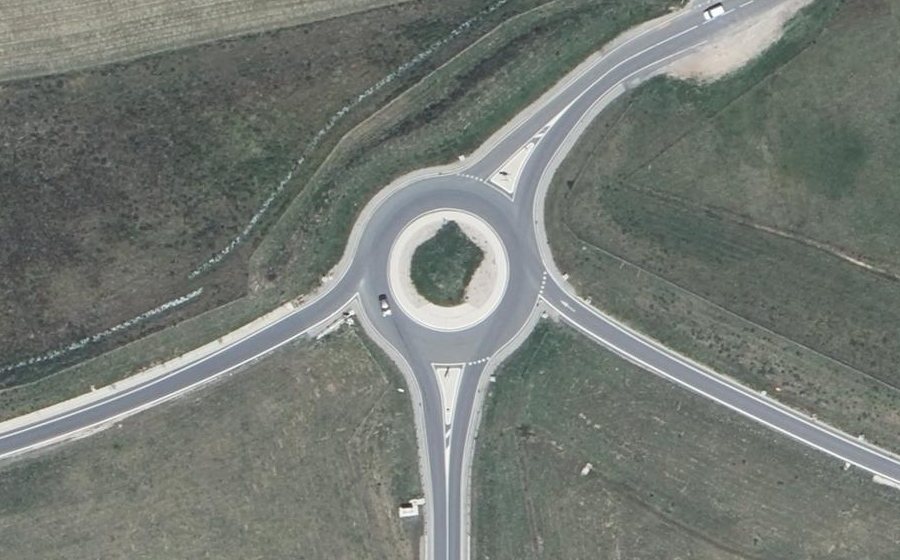 Vue aérienne du Rond-point anonyme n°515066071