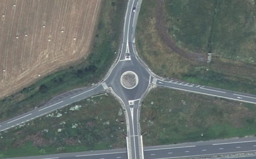 Vue aérienne du Rond-point anonyme n°51510669