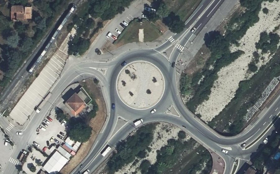 Vue aérienne du Rond-point anonyme n°5151224