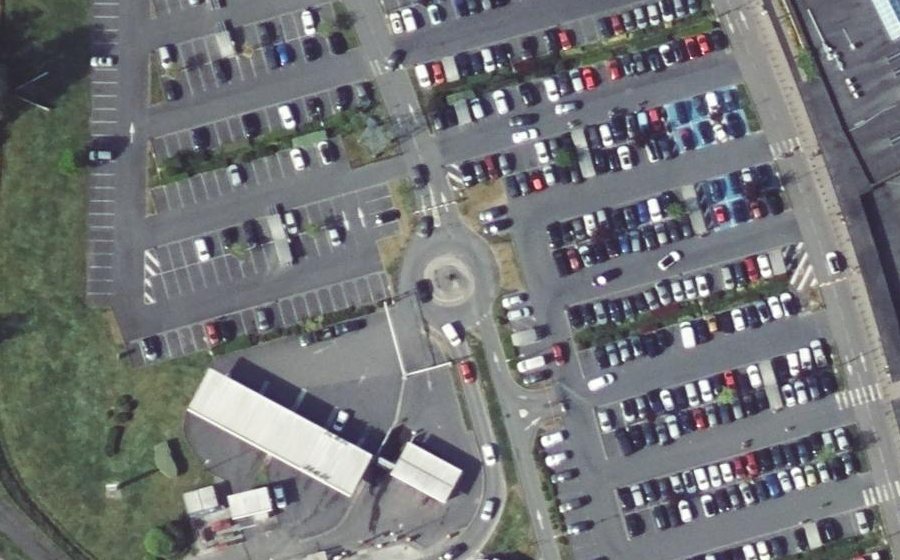 Vue aérienne du Rond-point anonyme n°515320441