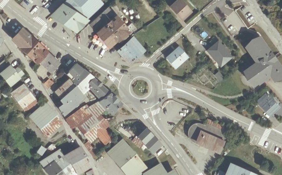 Vue aérienne du Rond-point anonyme n°515353608