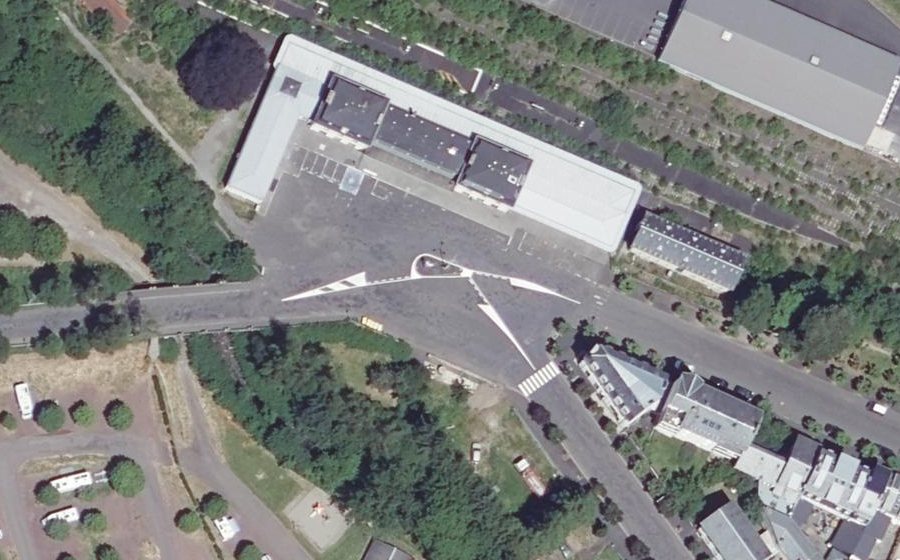 Vue aérienne du Rond-point anonyme n°51535813