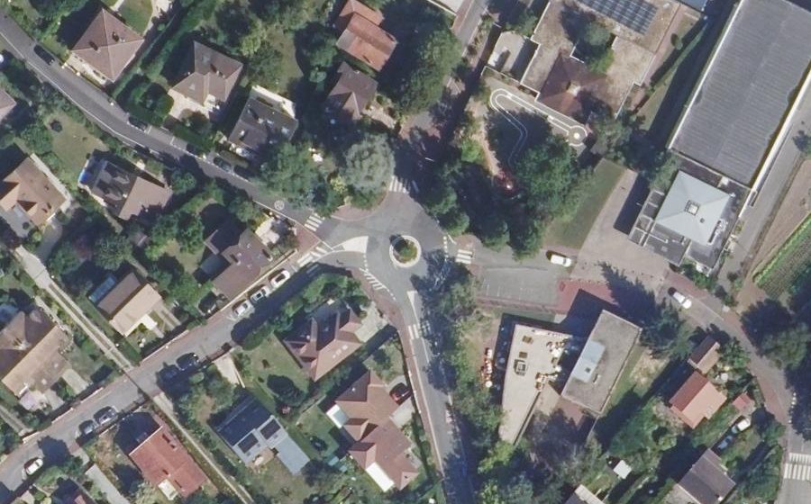 Vue aérienne du Rond-point anonyme n°51578819