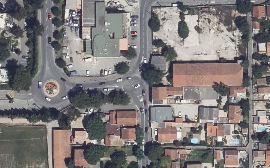 Vue aérienne du Rond-point anonyme n°515874556