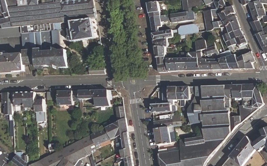 Vue aérienne du Rond-point anonyme n°516129331