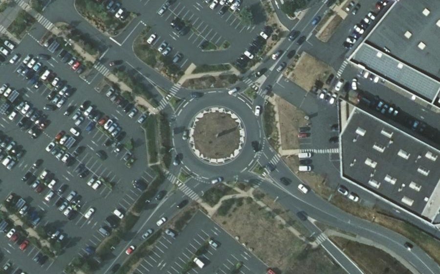 Vue aérienne du Rond-point anonyme n°516319067