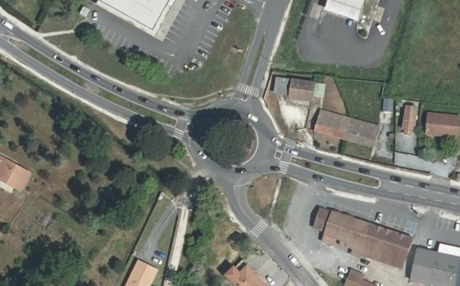 Vue aérienne du Rond-point anonyme n°51706287