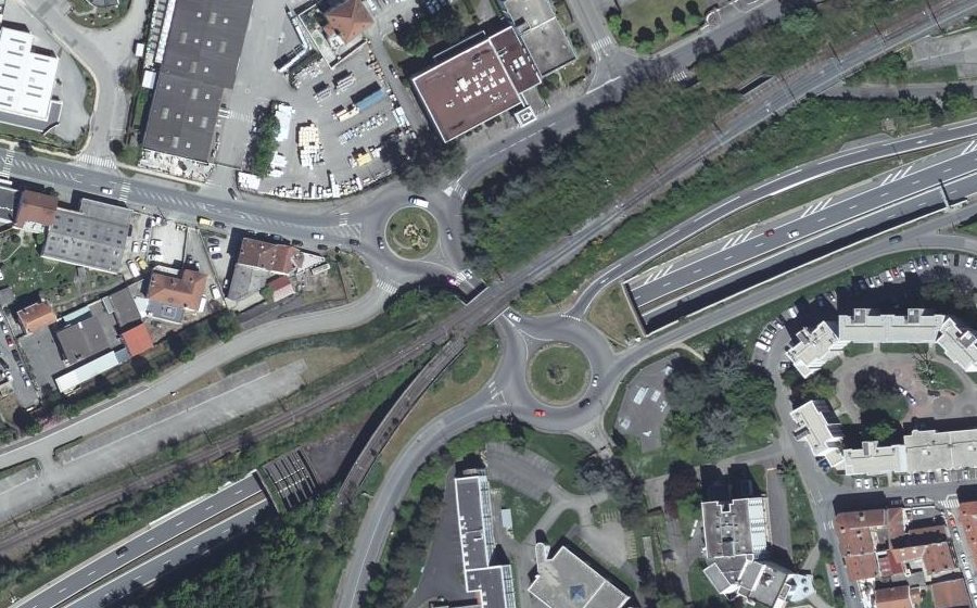 Vue aérienne du Rond-point anonyme n°517071398