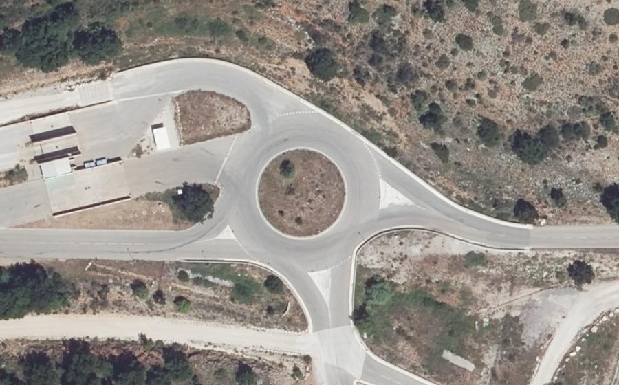 Vue aérienne du Rond-point anonyme n°517086296