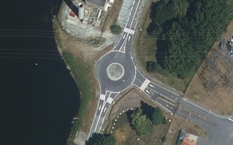 Vue aérienne du Rond-point anonyme n°517228568