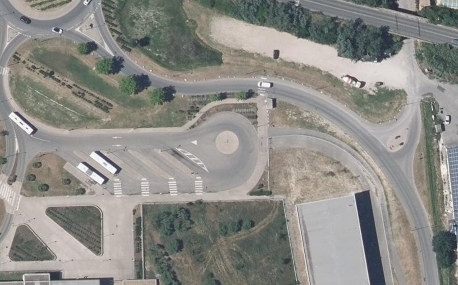 Vue aérienne du Rond-point anonyme n°51725357