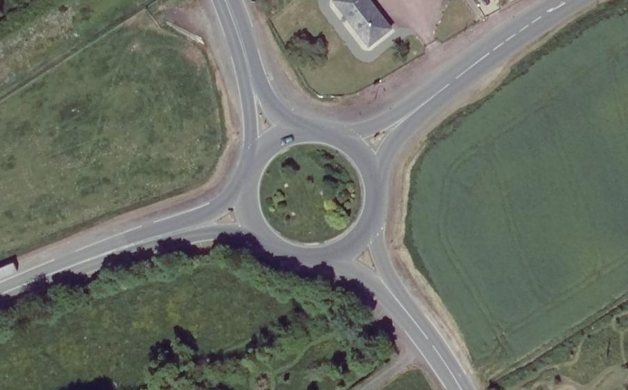 Vue aérienne du Rond-point anonyme n°51736946