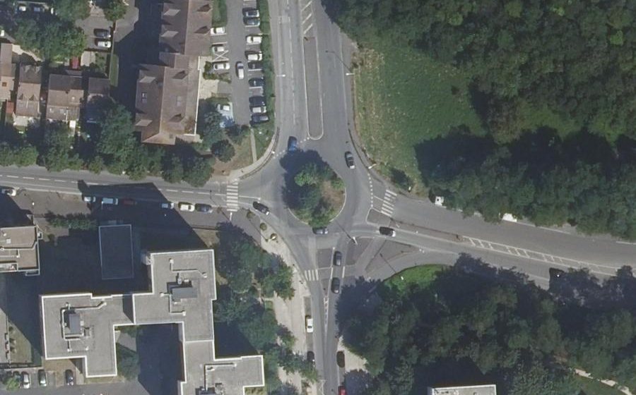 Vue aérienne du Rond-point anonyme n°517419317