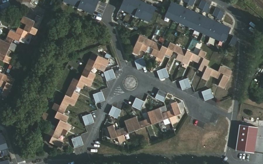 Vue aérienne du Rond-point anonyme n°517593246