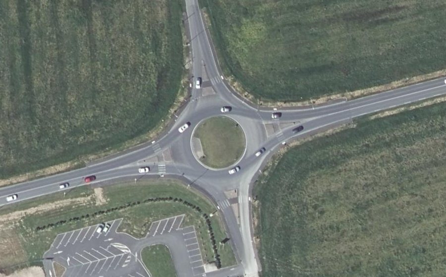 Vue aérienne du Rond-point anonyme n°517976670