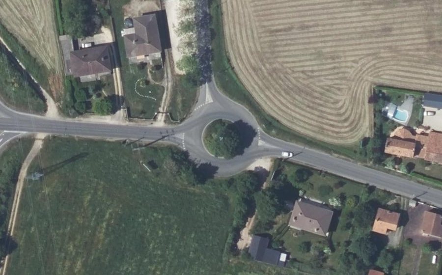 Vue aérienne du Rond-point anonyme n°51813530