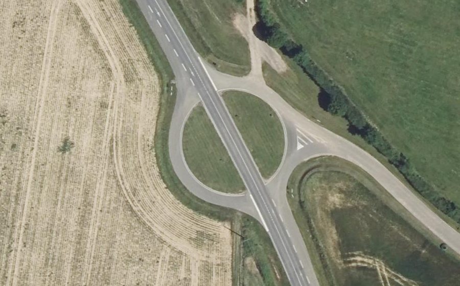 Vue aérienne du Rond-point anonyme n°51813922