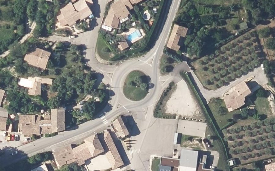 Vue aérienne du Rond-point anonyme n°5184702