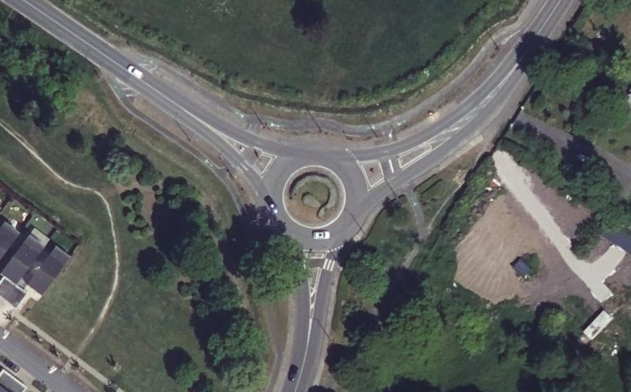 Vue aérienne du Rond-point anonyme n°518681122