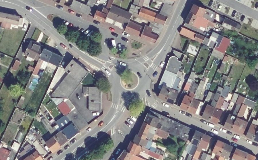 Vue aérienne du Rond-point anonyme n°518684712
