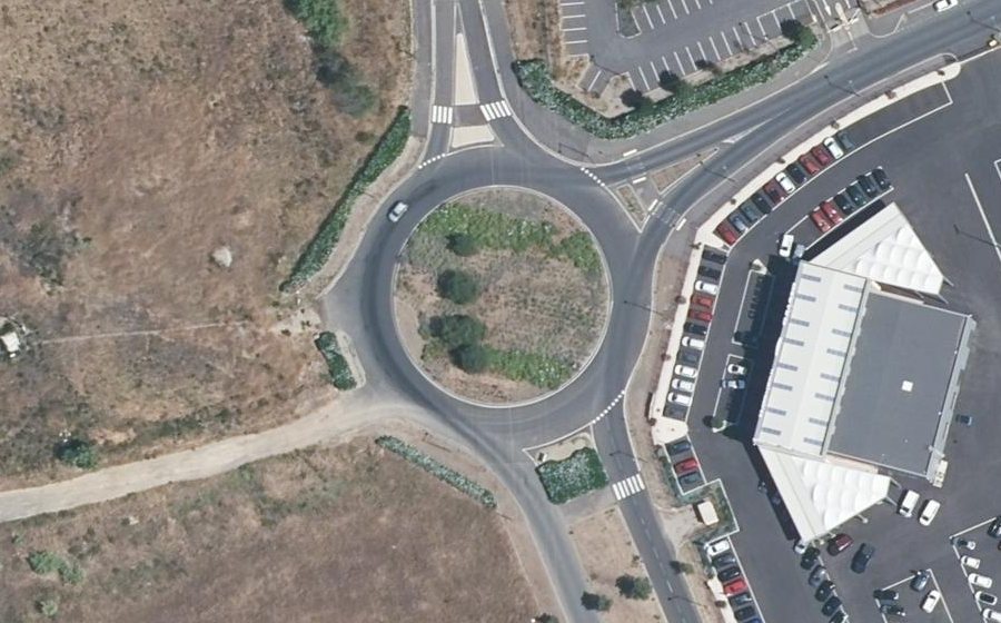 Vue aérienne du Rond-point anonyme n°518745227