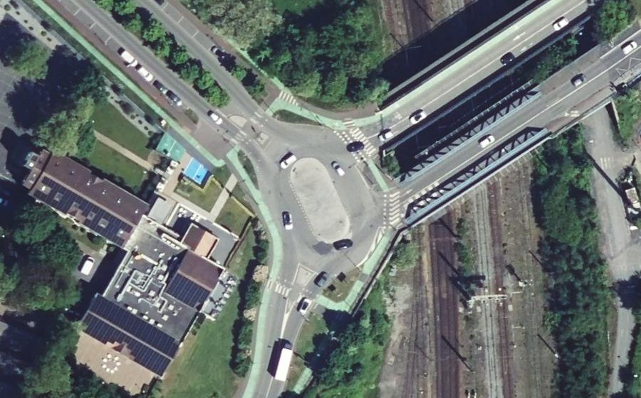 Vue aérienne du Rond-point anonyme n°518917446