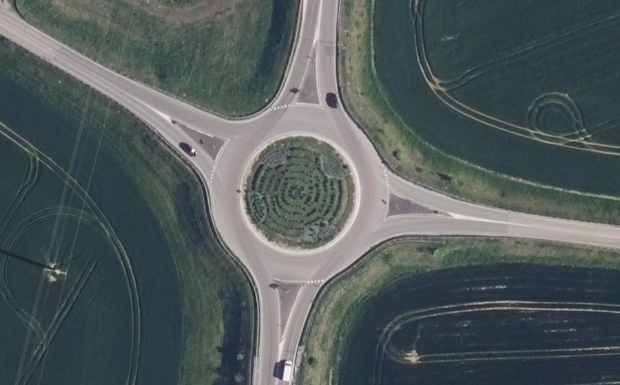 Vue aérienne du Rond-point anonyme n°51918016