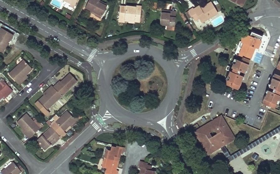 Vue aérienne du Rond-point anonyme n°5191910