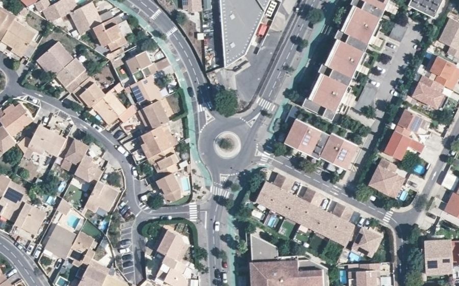 Vue aérienne du Rond-point anonyme n°519385539